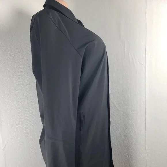 Lululemon Women's Black Rain Rebel Snap Closure Classic Rain Jacket Size M